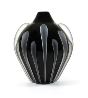 Seedpod Vase Black